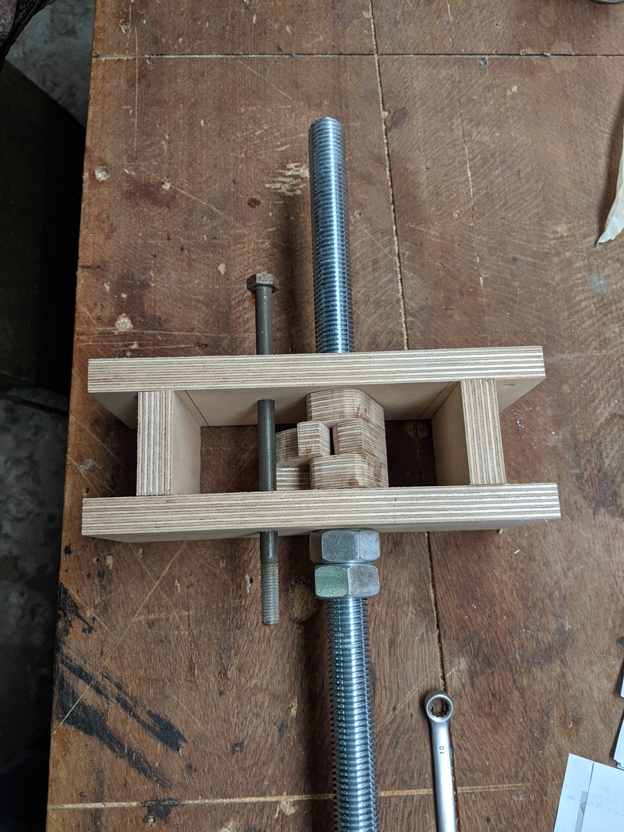 Quick-release vise