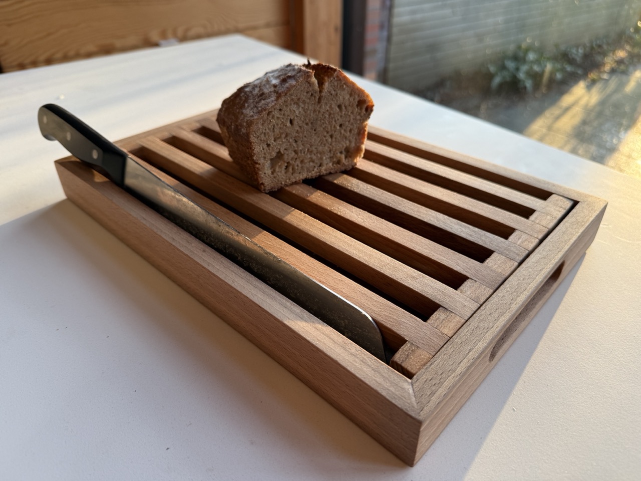 Bread cutting board